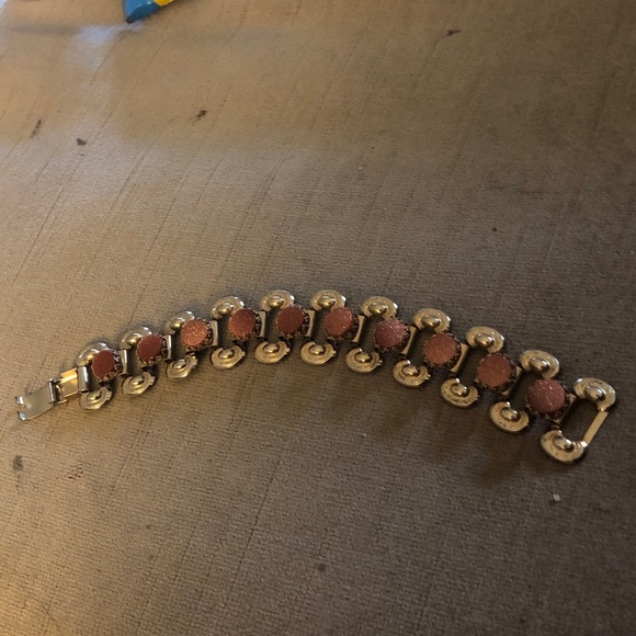 Vintage Goldstone Bracelet- 152A $35 or $30 w/offer - Picture 5 of 5
